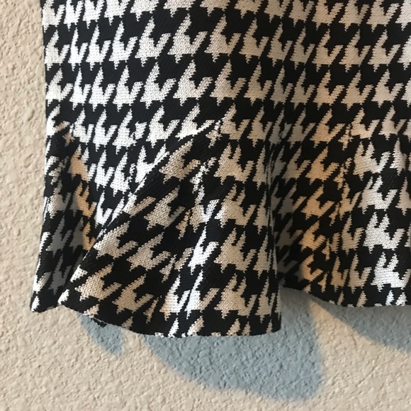 Houndstooth Mermaid Skirt - Picture 3 of 4